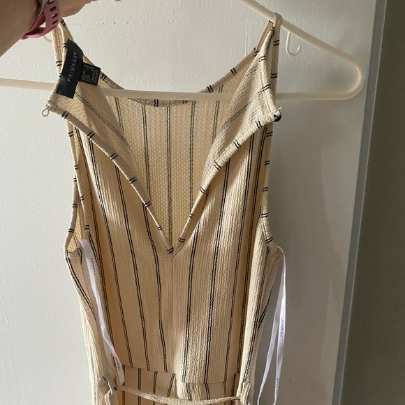 Primark / Penney’s jumpsuit 🤍 - Picture 4 of 4